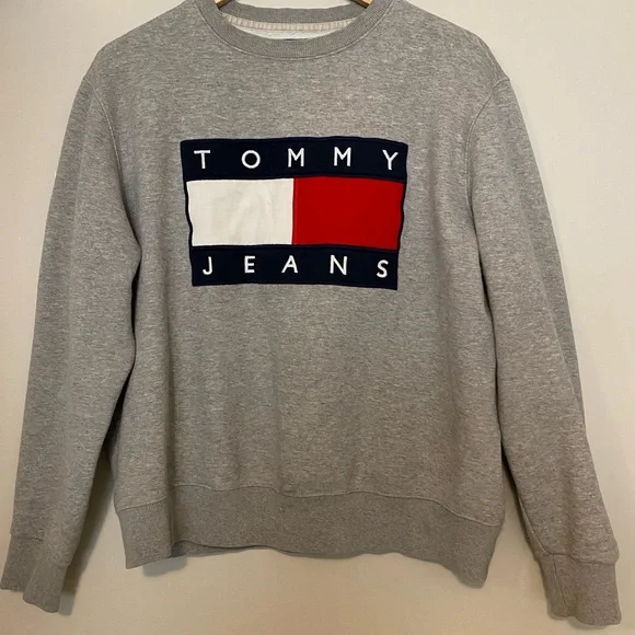 Vintage Tommy Hilfger Sweatshirt - Picture 1 of 1